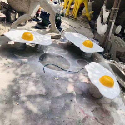 玻璃钢仿真鸡蛋雕塑 鸡蛋装饰品雕塑 室外鸡蛋雕塑厂家制作